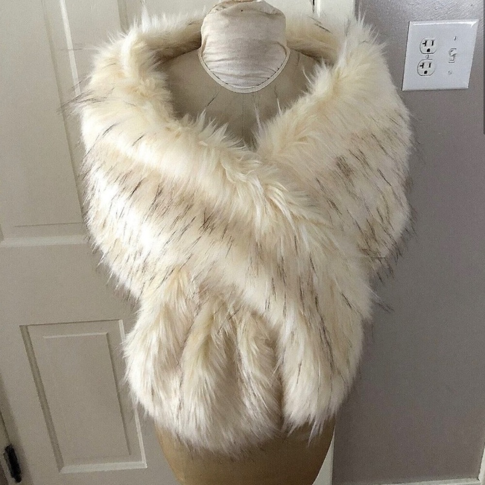 Sissily Designs Women Bridal Stole Wrap Shrug Faux Fur